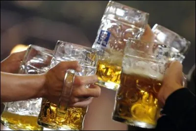 Comment appelle-t-on une fête estudiantine en région liégeoise ?