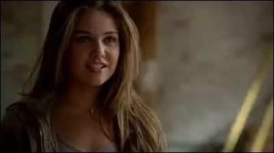 Par qui est-elle gardée en sécurité ?