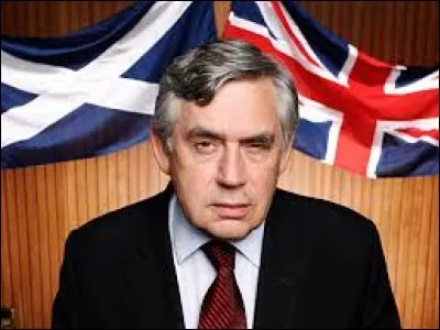 Il a été Premier ministre de Queen Elizabeth. Avant ça, Gordon Brown a été __ en Écosse.