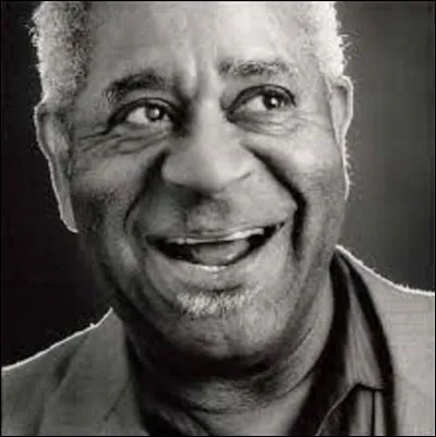 Né à Cheraw (Caroline du Sud), le 21 octobre, Dizzy Gillespie est un auteur-compositeur-interprète et chef d'orchestre de jazz américain. Participant à la création du style "Bebop", il contribue aussi à introduire les rythmes latino-américains dans le jazz. Mort le 06 janvier 1993, à Englewood (New Jersey), de quel instrument était-il un virtuose ?