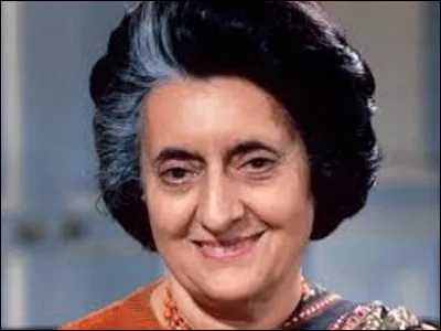 Née le 19 novembre, femme politique indienne, Premier ministre de son pays de 1966 à 1977, puis de 1980 à sa mort tragique (elle meurt assassinée), le 31 octobre 1984, Indira Gandhi fut la deuxième femme au monde à être élue démocratiquement à la tête d'un gouvernement. De quel ancien Premier ministre indien était-elle la fille unique ?