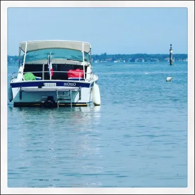 Combien mesure "hors tout" un Arcoa 5.70 ?