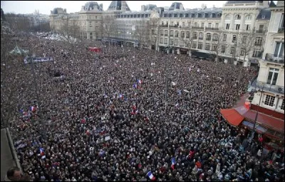 Et porte sur le front une m&acirc;le assurance !