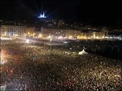 Quelle est cette grande ville de France en fête ?