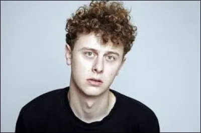 Qui est ce YouTubeur né le 14 avril 1987 ?