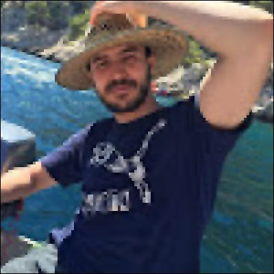 Qui est ce YouTubeur qui a 2 000 000 d'abonnés ?