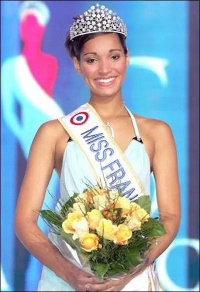 Lors de l'élection de Miss France 2005 qui verra couronnée Cindy Fabre, sur la musique de quel film les Miss ouvrent-elles la soirée ?