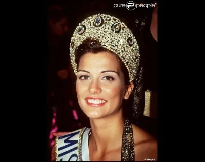 Mélody Vilbert a été élue Miss France 1995. Quelle est la particularité de son élection ?