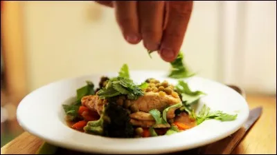 Coche l'expression qui ressemble fortement à : "en faire tout un plat".