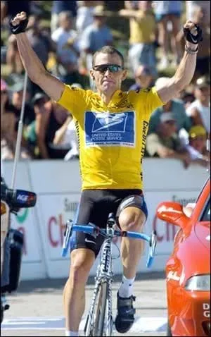 2005. Lance Armstrong gagne le Tour de France. C'tait sa dernire participation au Tour de France.