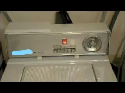 Pour laver mes couches, il achète aussi une machine à laver électrique américaine ! De quelle marque est-elle sachant qu'elle produit aussi des voitures de luxe ?