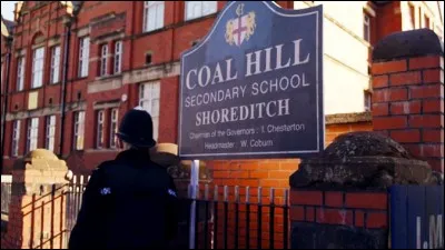 Comment est mort le principal du lycée Coal Hill ?