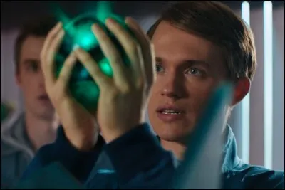 Dans le dernier épisode de la saison 1, qui veut utiliser le cabinet pour se venger ?