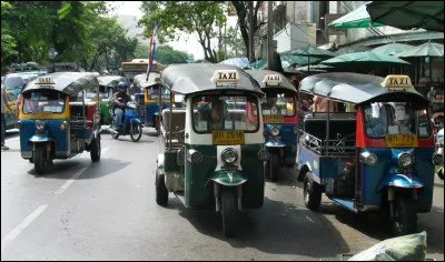 Dans quel pays peut-on voir ce tricycle motorisé servant de taxi nommé tuk-tuk ?