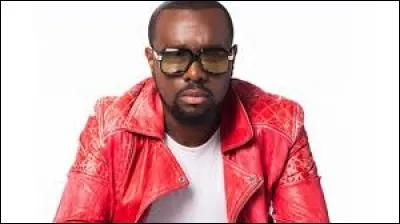 Quel est le nom de ce rappeur français qui porte toujours des lunettes en public ?