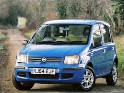 Quelle est la marque de cette voiture ?