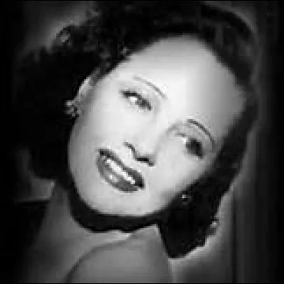 En 1927, qui chantait "L'amour est un jeu" ?