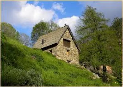 Ils habitent dans un endroit difficile d'acc&egrave;s, ils habitent un :