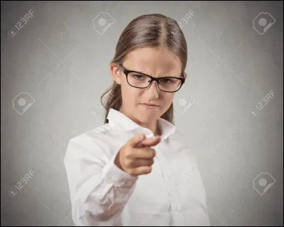 Imagine que tu es un prof, un élève perturbe le cours ; que ferais-tu ?