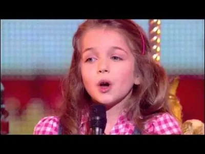 Quelle chanson Erza chante-t-elle sur cette image ?