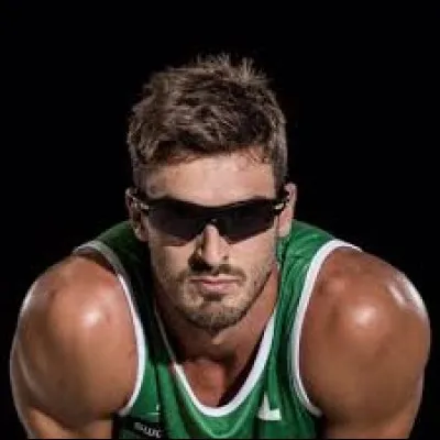 À quel pays Alex Ranghieri a-t-il offert une médaille ?