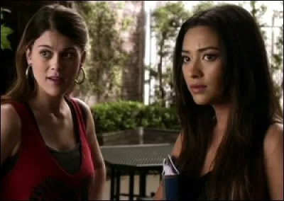 Combien de personnes Emily a-t-elle embrassées ?