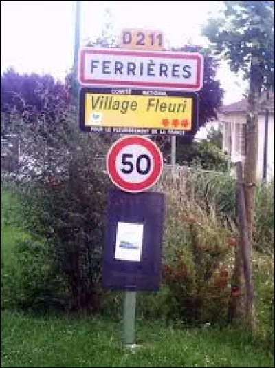 Village de l'ancienne région Picardie, Ferrières se situe dans le département ...