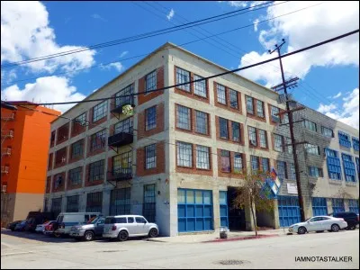 Pourquoi a-t-elle emménagé dans cet appartement ?