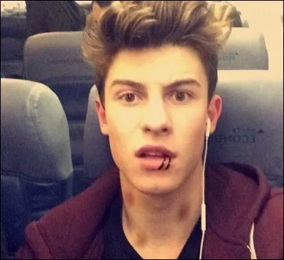 Avec qui est-il sorti en juin 2015 ?