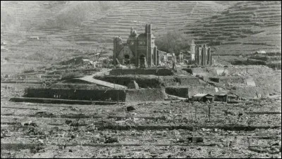 À 11h02 (heure locale) en ce dimanche d'août, une bombe a détruit Nagasaki. Quel jour était-ce ?