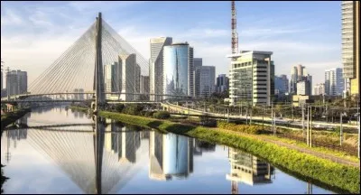 São Paulo est une ville du ...