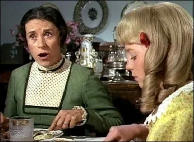 Qu'offre la mère de Nellie à sa fille ?