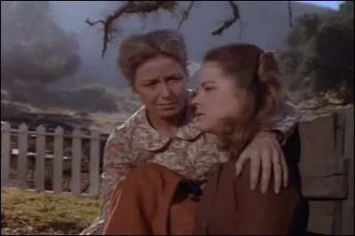 Caroline est la vraie mère de Mary.