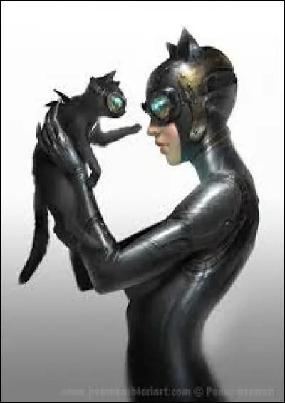 Isis est la chatte noire de Catwoman.