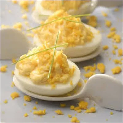 On trouve de la mayonnaise dans les ufs mimosa.