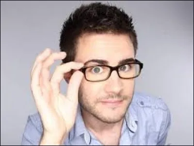 Cyprien est un youtubeur français qui possède plus de 10 millions d'abonnés sur sa chaîne youtube.