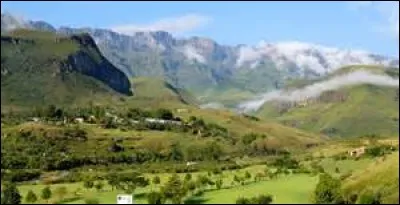 Laquelle de ces chaines de montagne occupe une grande partie du Lesotho ?