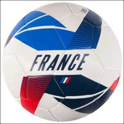 En football, lors de quelle compétition parla-t-on du fameux carré magique de l'équipe de France ?