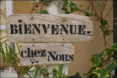 Par qui est-il accueilli à Cherub ?