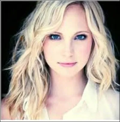 Caroline Forbes tombe-t-elle enceinte ?