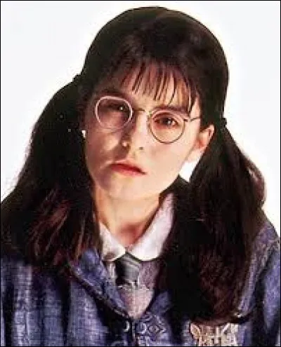 Comment s'appelle le fantôme des toilettes des filles ?