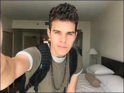 De quelle nationalité est Zabdiel ?