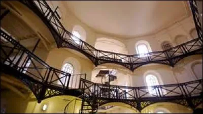 Prison se trouvant à Belfast, on peut la visiter. Comment se nomme-t-elle ?