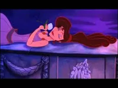 Dans "Jamais je n'avouerai" ("Hercule"), la femme dit :