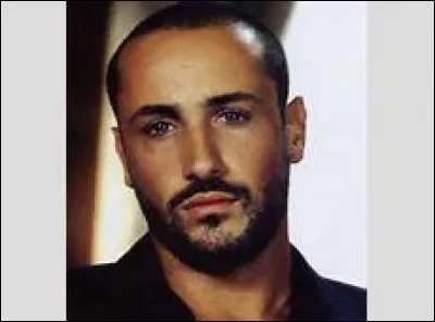 Comment se prénomme le compagnon de Nicolas ?