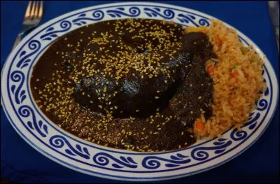 Audacieux, les Mexicains vous offrent ce "Mole Poblano". Mais de quoi est constituée cette somptueuse sauce brune ?