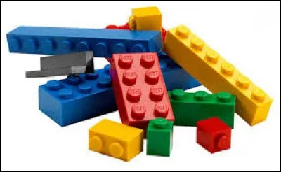 Toujours très colorées, ce sont des briques à empiler.