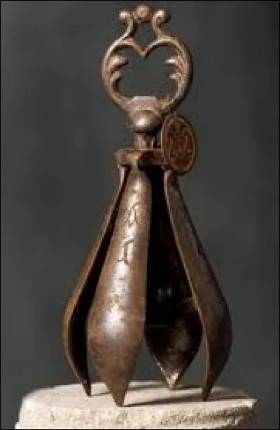 La poire d'angoisse est un instrument de torture.