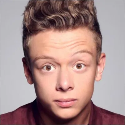 Quelle est la particularité du youtubeur "Math Podcast" ?