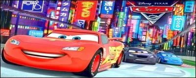 De quelle couleur est la voiture qui répond au nom de Sally, la petite amie de Flash ?